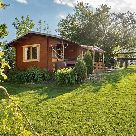 Cozy Wood Hut On The Farm Villa Trebivlice ภายนอก รูปภาพ