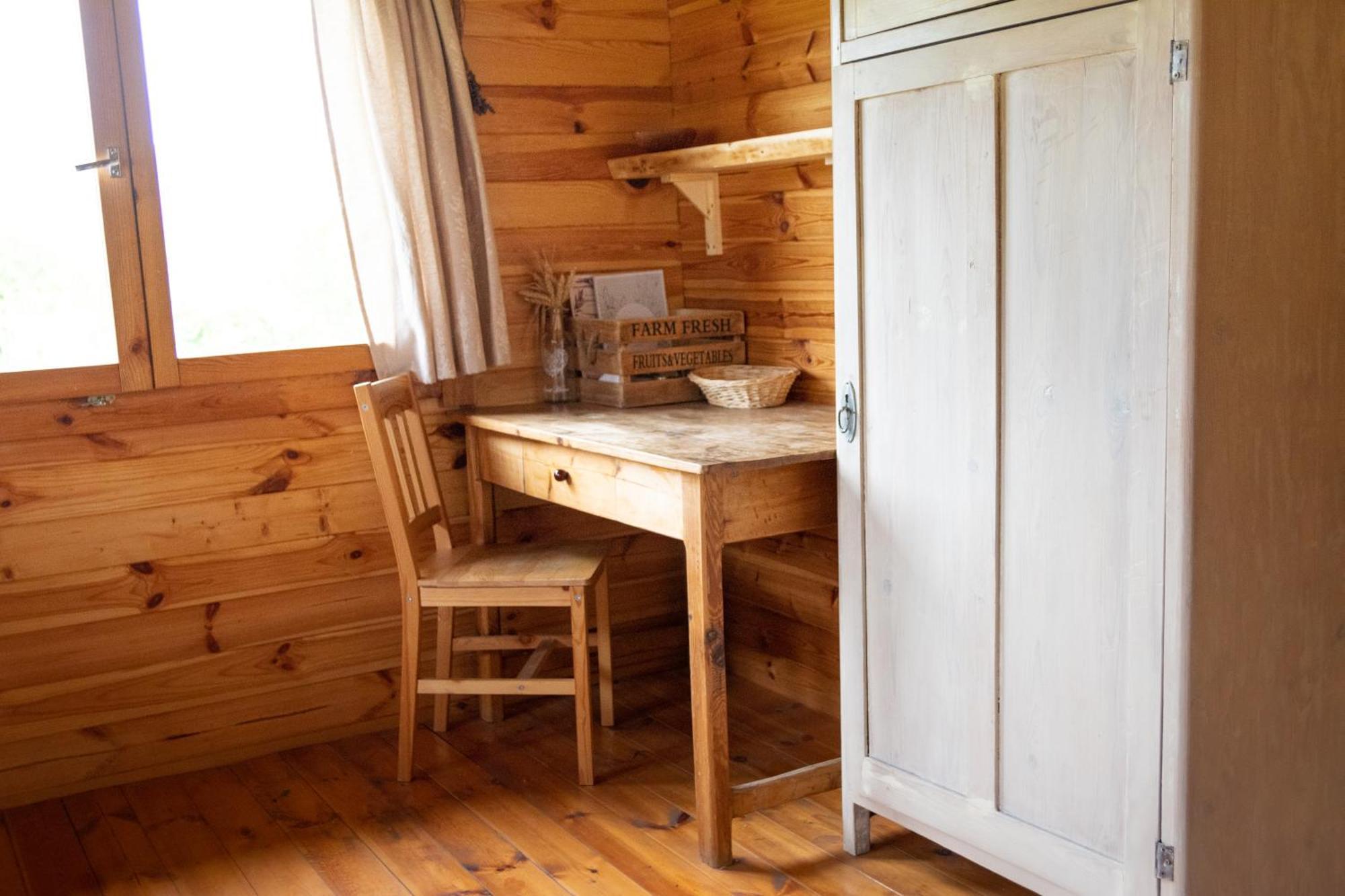 Cozy Wood Hut On The Farm Villa Trebivlice ภายนอก รูปภาพ