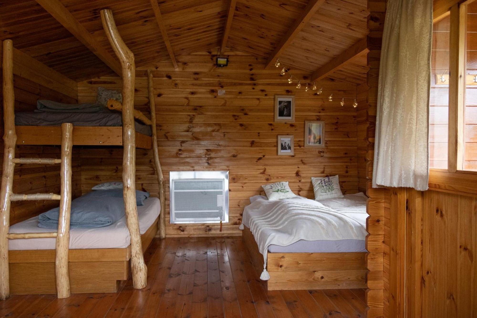 Cozy Wood Hut On The Farm Villa Trebivlice ภายนอก รูปภาพ