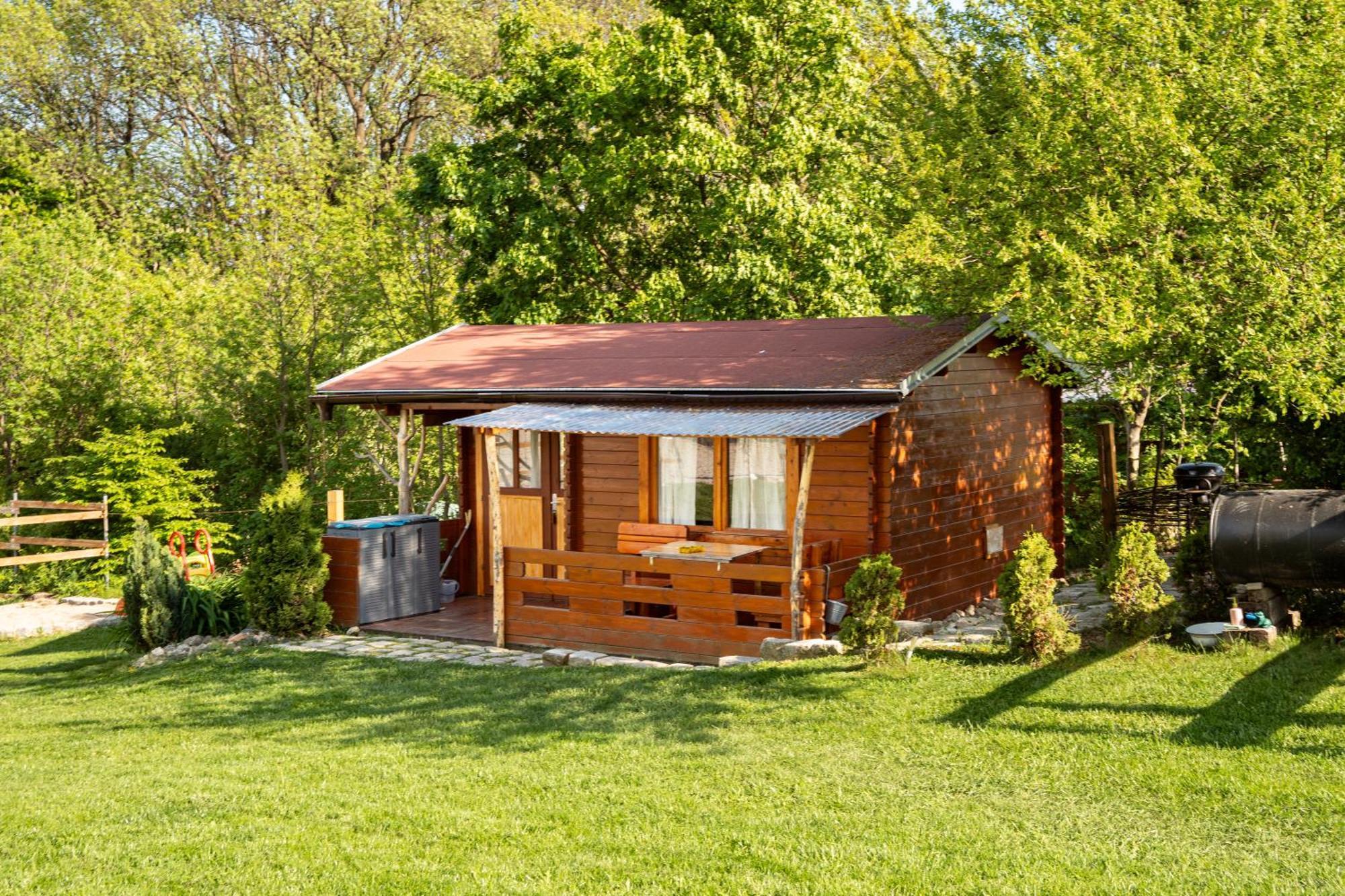 Cozy Wood Hut On The Farm Villa Trebivlice ภายนอก รูปภาพ